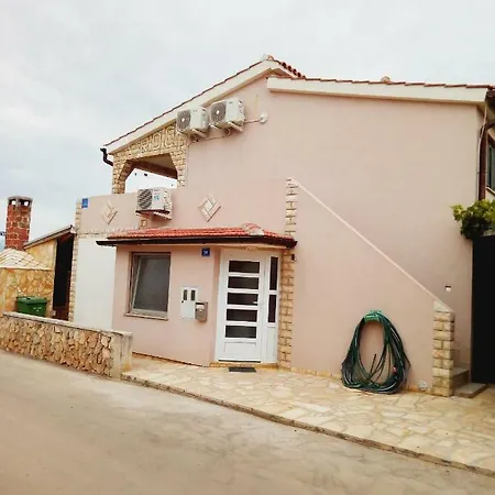 Filip Appartement *